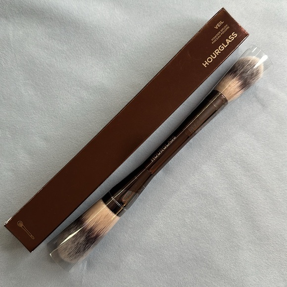 🧰 HOURGLASSVEIL DUAL-ENDED POWDER BRUSH